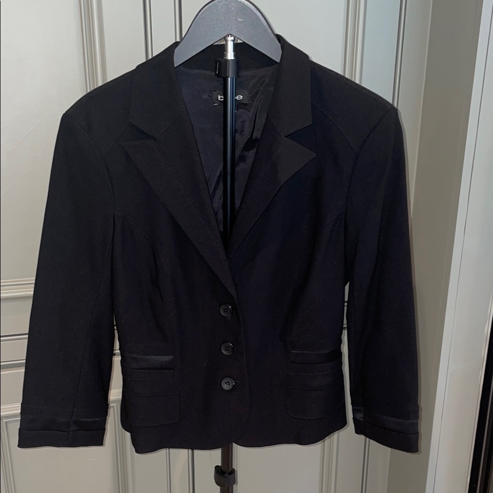 Bebe Classic Black Blazer with pleats 10